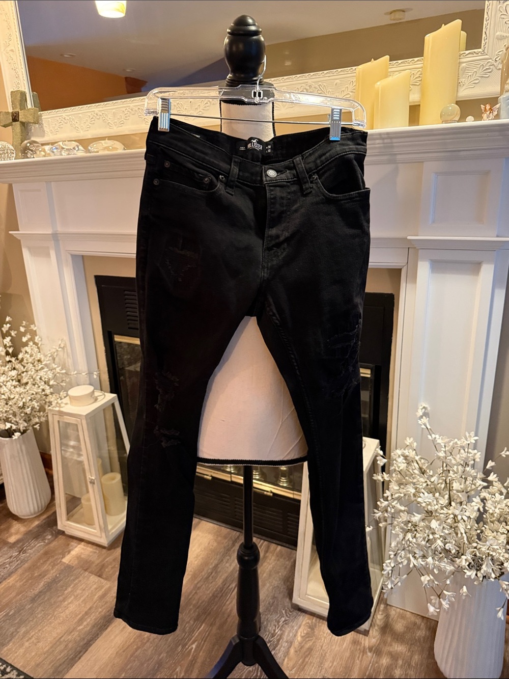 Hollister Men's Black Skinny Jeans - Slim Distressed Style